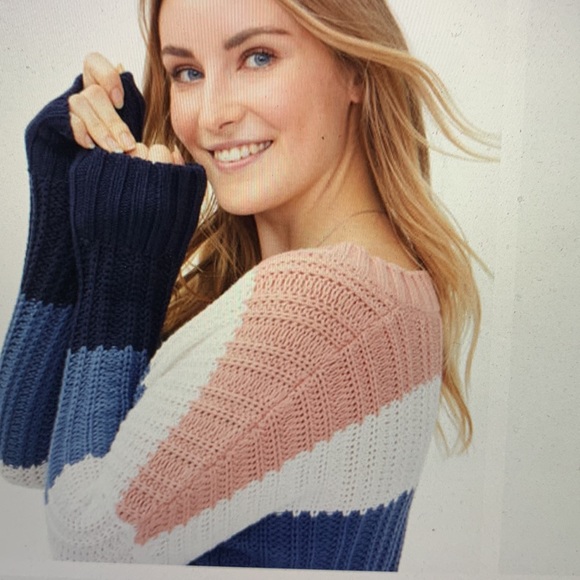 Cute and Cozy V neck Sweater-NWOT - Picture 2 of 8